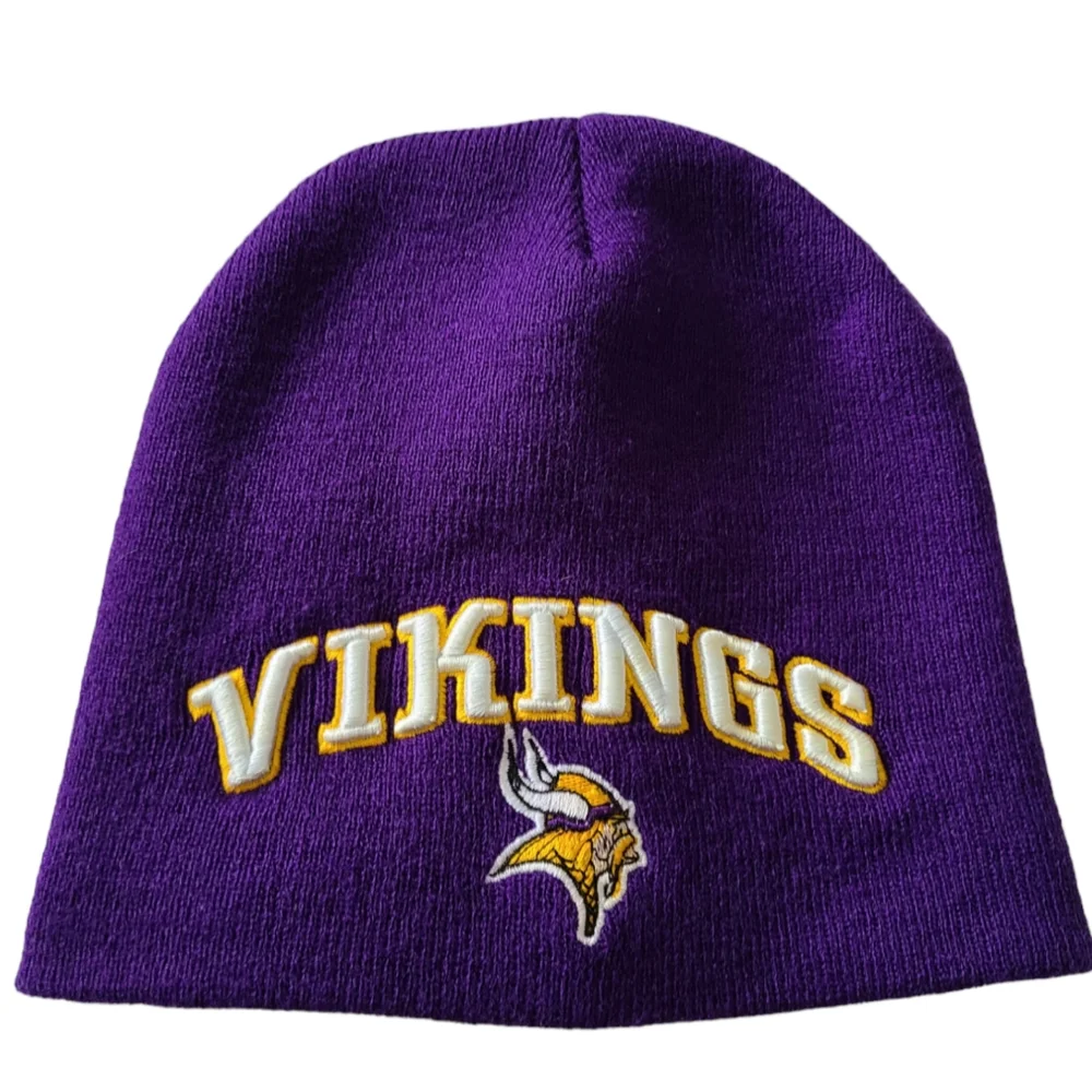 DREW PEARSON MARKETING| GAME DAY|  EMBROIDERED VIKINGS | YOUTH BEANIE| SIZE 8-20